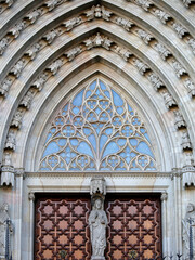 Obraz premium Barcelona Cathedral entrance details with Jesus Sculpture