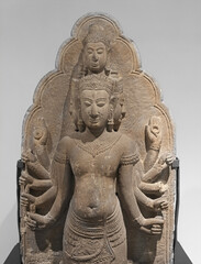 Five headed Shiva statue (Dadashiva), 17 th century. 