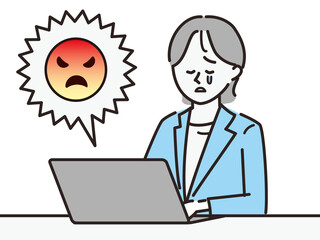 パソコンを触る女性