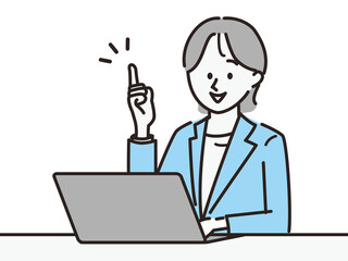 パソコンを触る女性