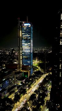 Edificio BBVA sobre Avenida Reforma, CDMX, Mexico