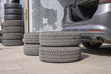 Wheel tire fitting. Seasonal replacement of winter tires