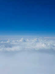 Nubes celestiales a vista de avión 
