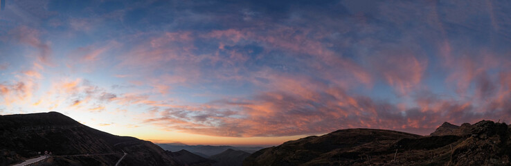 Atardecer en las Montañas de Espinosa