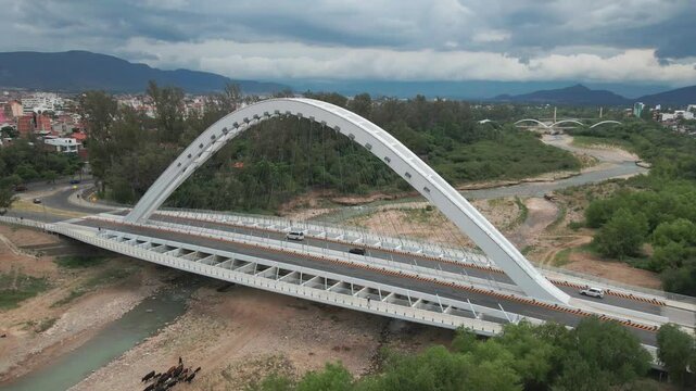 Puente Ciudad de Tarija, Bolivia