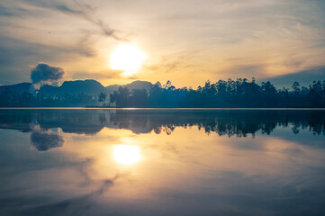 Obraz premium The beauty sunrise on the lake in situ cileunca