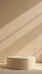 Fototapeta premium Beige cylindrical pedestal sunlit minimalist background