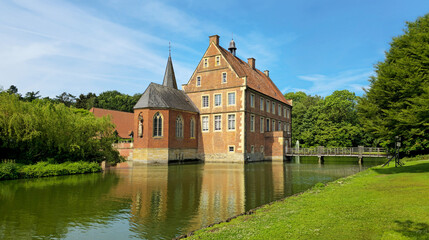 Fototapeta premium Castle Huelshoff, Havixbeck, North Rhine-Westphalia, Germany, Europe.