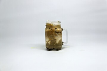 Enjoy the unique and refreshing taste of our Green Bean Iced Coffee. Made from fresh green coffee beans, this chilled beverage delivers a light, crisp flavor with subtle earthy notes.