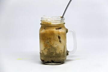 Enjoy the unique and refreshing taste of our Green Bean Iced Coffee. Made from fresh green coffee beans, this chilled beverage delivers a light, crisp flavor with subtle earthy notes.