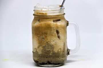 Enjoy the unique and refreshing taste of our Green Bean Iced Coffee. Made from fresh green coffee beans, this chilled beverage delivers a light, crisp flavor with subtle earthy notes.