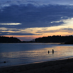 Fototapeta premium Sunset view from Klong Kloi beach, Koh Chang, Thailand.