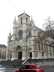 Obraz premium Geneva, Switzerland. The city's historic buildings from the Middle Ages. The harmony of historic buildings with modern cities.