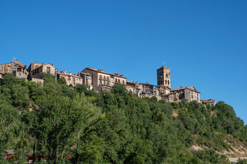 Obraz premium Architecture of the medieval town of Ainsa in the Pyrenees, Spain 