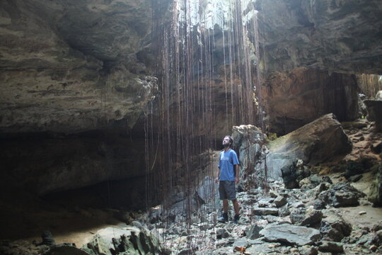 homem na caverna do crote em felipe guerra, rio grande do norte