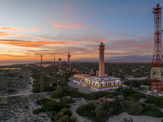 El faro de Sabinal en la reserva natural de Punta Entinas-Sabinar,  El Ejido, provincia de...