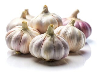 Obraz premium High-resolution image: fresh garlic bulbs, isolated on white, showcasing a tilt-shift effect.