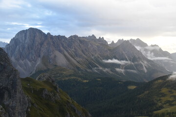Fototapeta premium Hiking in Northern Italy's stunning landscapes and scenery in the Dolomites Mountain Range 
