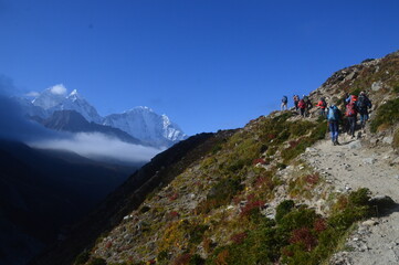 Fototapeta premium Close up of Mount Everest during sunrise in the Khumbu Valley of the Himalaya mountains in Nepal