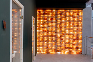 A beautifully illuminated salt wall design creates relaxing and calm spaces that enhance ambiance