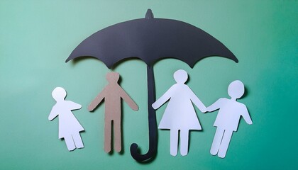 커다란 우산 아래 보호받는 다양한 복지 상징물의 종이인형