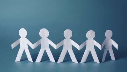 손과 손이 연결된 종이 사슬 형태의 종이인형