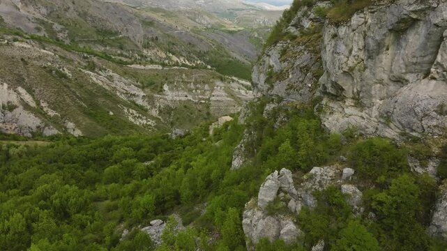 Chapelle Notre-Dame de Dromon, France, vue de drone