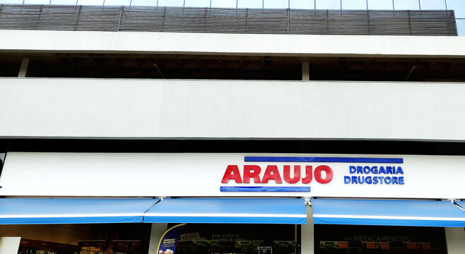Pharmancy and drugstore network branch Araujo in Itabira.
January, 29, 2025, Itabira, Minas Gerais, Brazil.