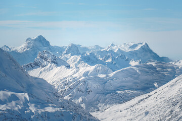 Obraz premium The Steinerne Meer in Vorarlberg during winter with the peaks of Formaletsch and Rote Wand. The serene and majestic beauty evokes tranquility and a connection to nature.