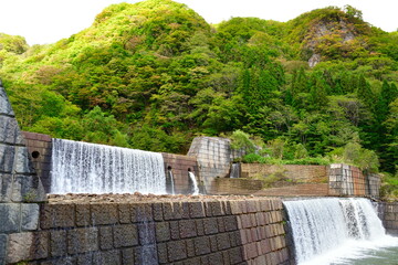 苗名滝への散策路（新潟県）