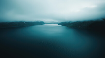 Obraz premium Mountains in the Mist: Moody Nature Scene