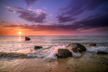 Obraz premium Sunset by the sea. Nature and nature landscape at sunset.
