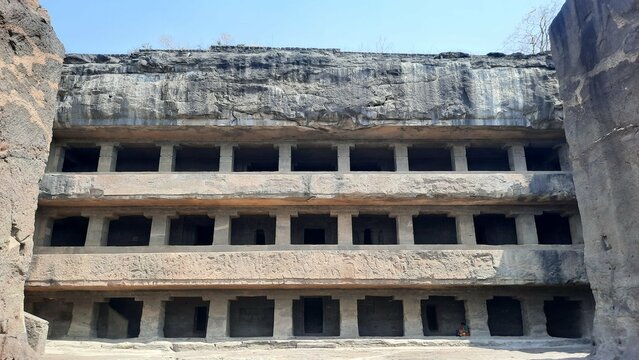 Cuevas Ellora con templos carvados en las monta&ntilde;as en Aurangabad, India
