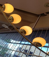 Designarrojado om luminarias em bolas. novas tendencias