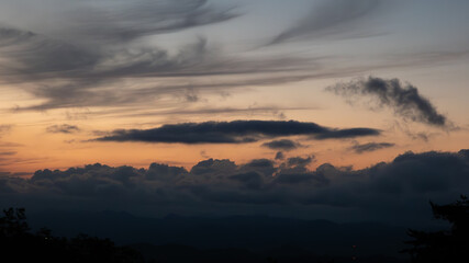 燃ゆる空の余韻