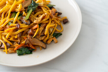 stir-fried yakisoba noodles with vegetable in vegan style