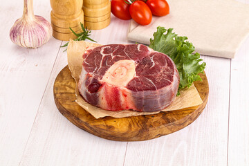 Raw beef ossobuco for roast