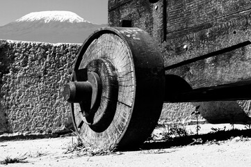rueda de antiguo cañón