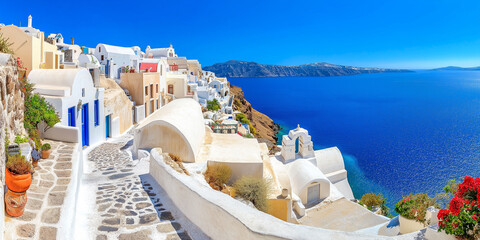 Fototapeta premium Picturesque Santorini, Greece - Whitewashed Houses Overlooking the Aegean Sea