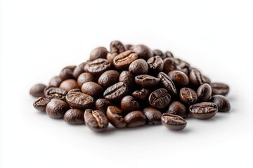 Naklejka premium Roasted coffee beans piled up on white background