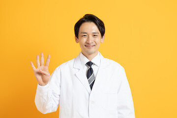 若い日本人男性の医者