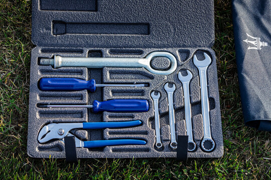Car Emergency Tool Kit Blue