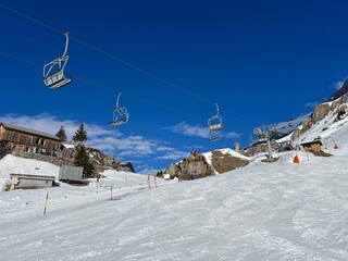 Ristis-Brunni (Bj. 1993) 3er Sesselbahn fix geklemmt or Ristis-Brunni (YOC 1993) 3pers. Chairlift...