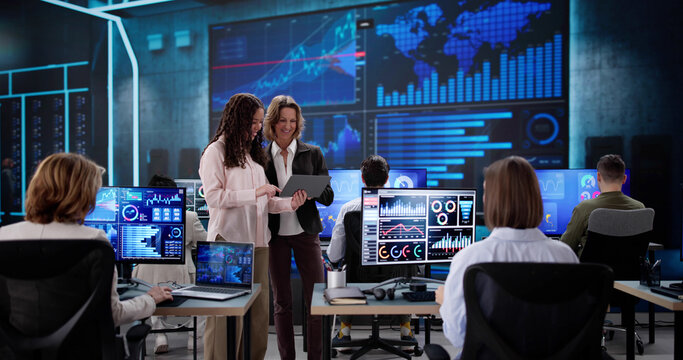 Data center server control: monitoring KPI dashboard