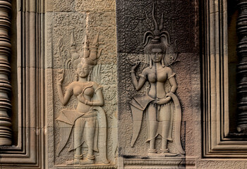 figuras entre ventanas