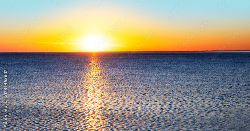 Wall mural Sonnenuntergang am horizont über dem meer