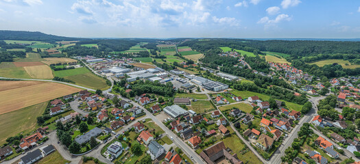 Sommerlicher Ausblick auf die Stadt Heideck im Fränkischen Seenland