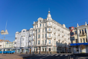 Naklejka premium Historic building on a sunny day in the city center with clear skies