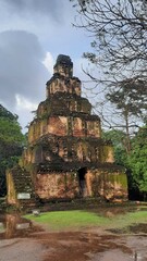 Ruinas de un templo hindu en la sagrada ciudad antigua de Pollonnaruwa, Sri Lanka