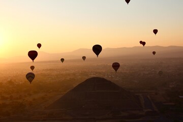 hot air ballon at Teotihuacán, Mexico 